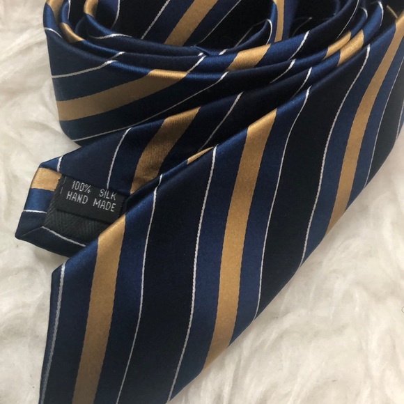 🆕 Michael Kors Silk Tie - Picture 4 of 9